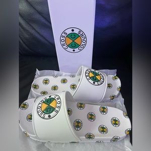 Cross colour white sandals